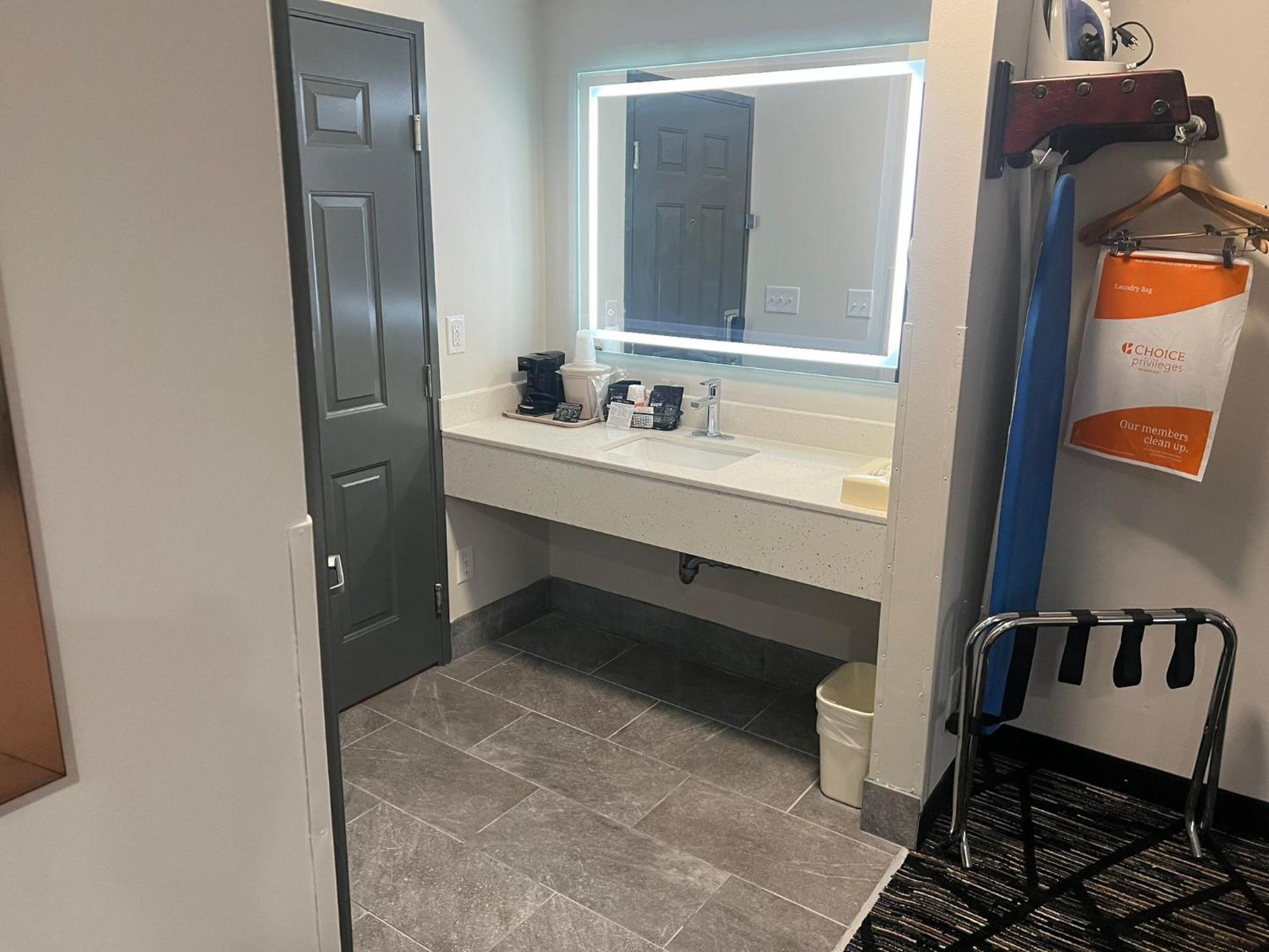 Hotel Quality South 2*